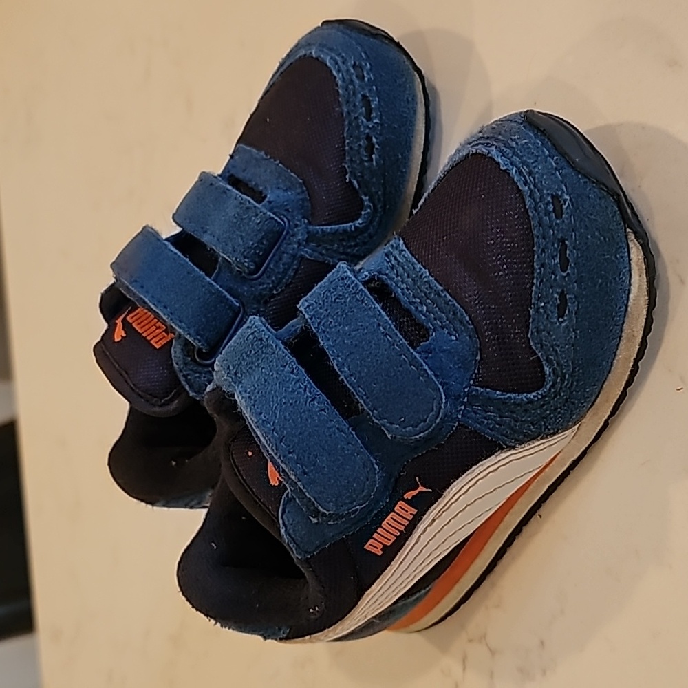 Puma toddler size 6 shoes
